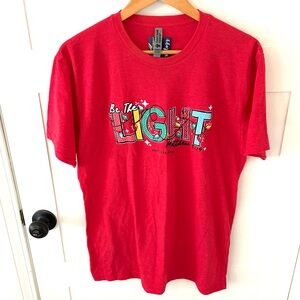 Southernology Let There Be Light Christmas Tee. Size Large.